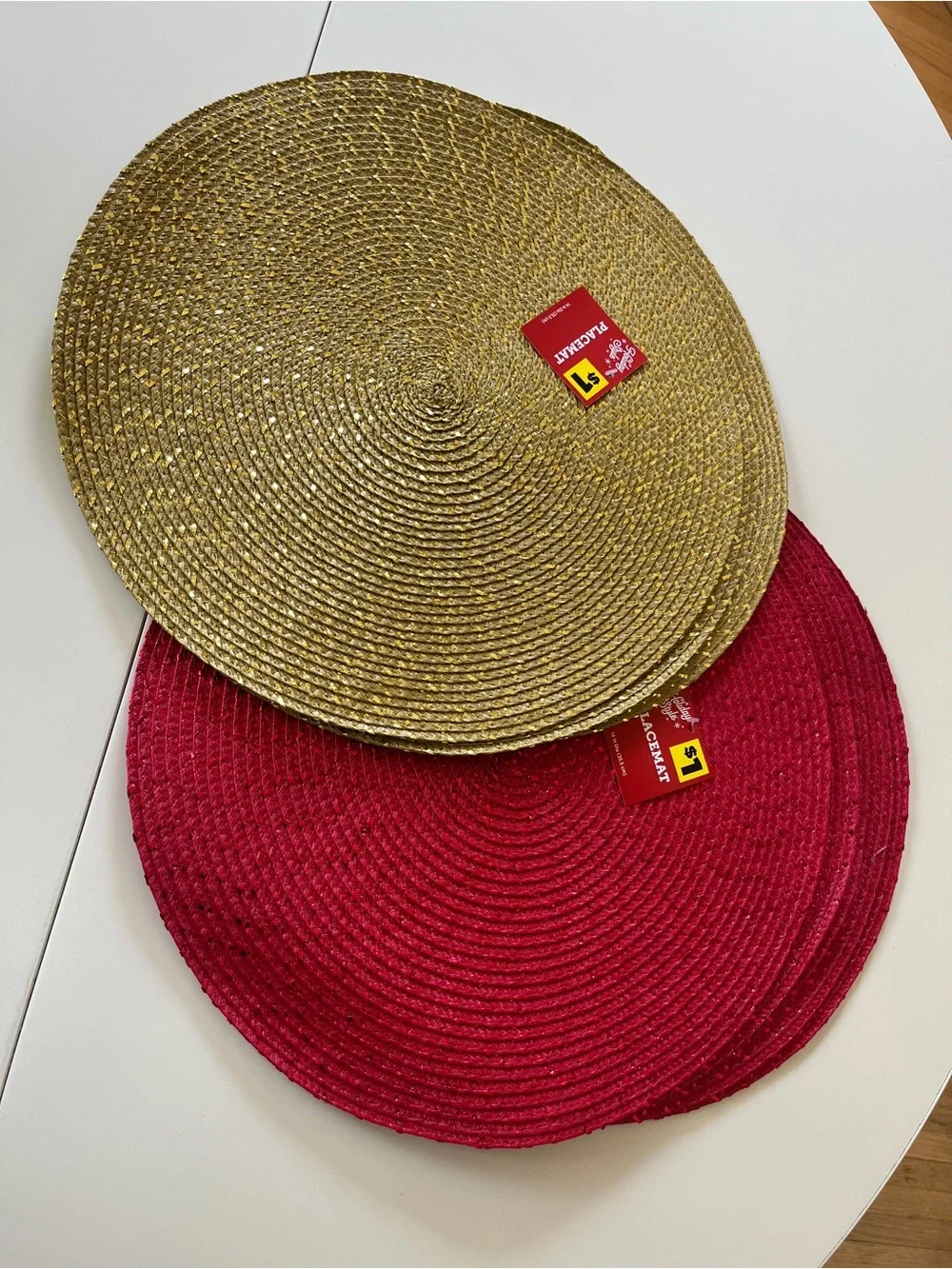 Round Metallic Placemats - set of 8 (5 red, 3 gold) all new